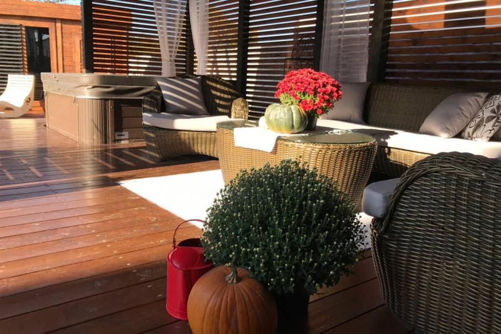 Orchardhouse Farmhouse, Wellness Chrast  エクステリア 写真