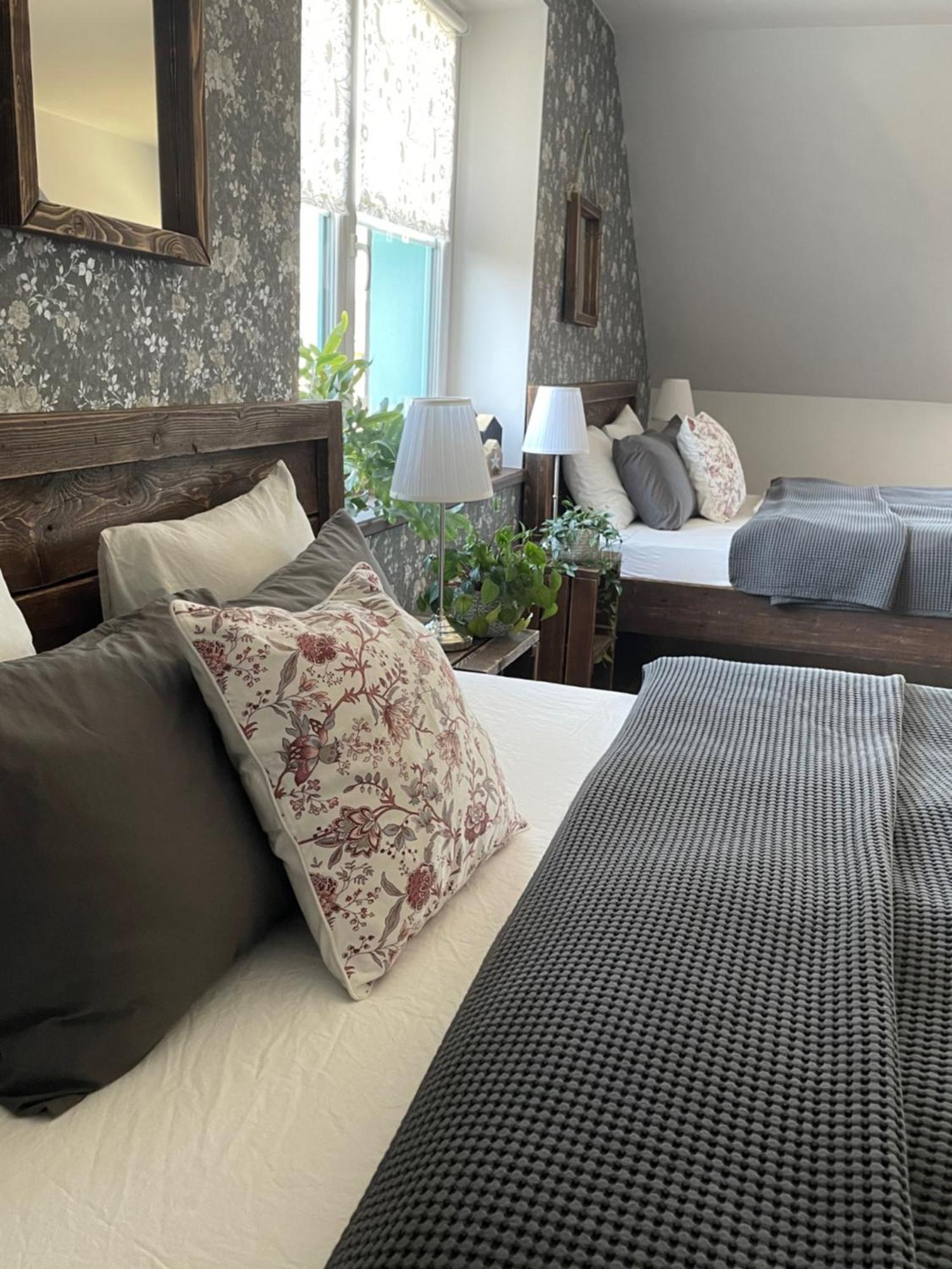 Orchardhouse Farmhouse, Wellness Chrast  エクステリア 写真